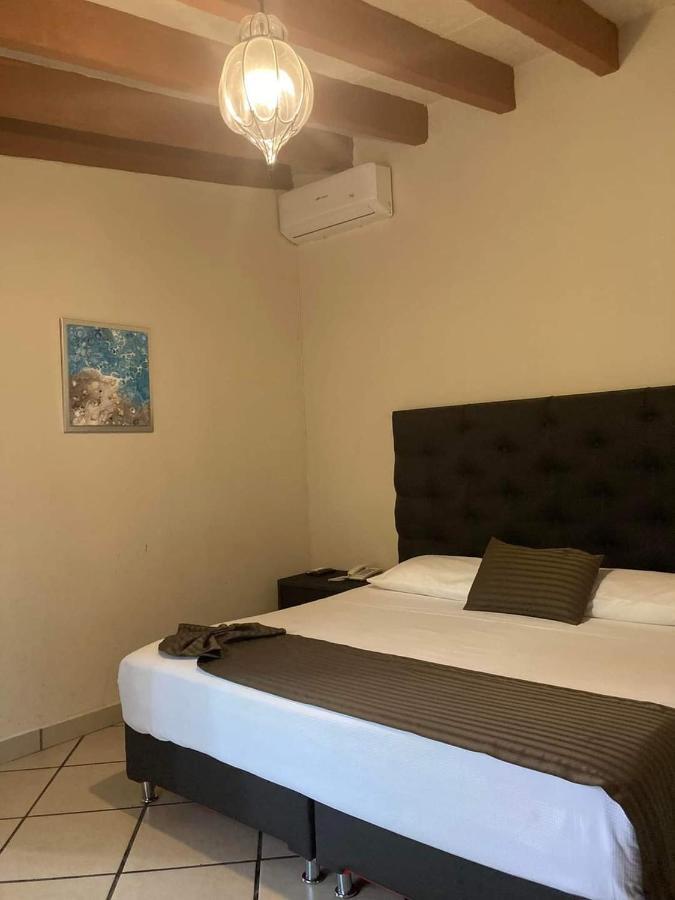 Casa Maria Emilia Hotel Cuernavaca Ngoại thất bức ảnh